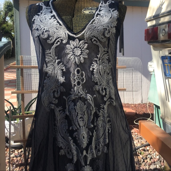 Dress - Picture 1 of 4